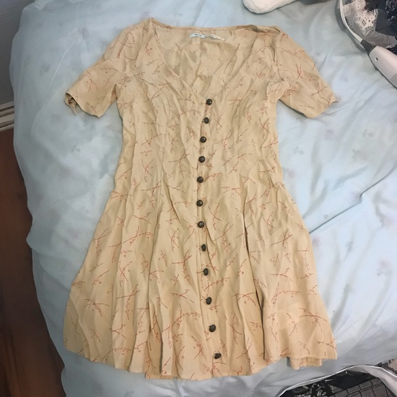 💙SOLD💙 UO Yellow Floral Dress - Picture 4 of 6